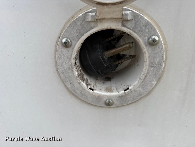 image for item FB0814 2009 Vintage trailers OL816 concession trailer