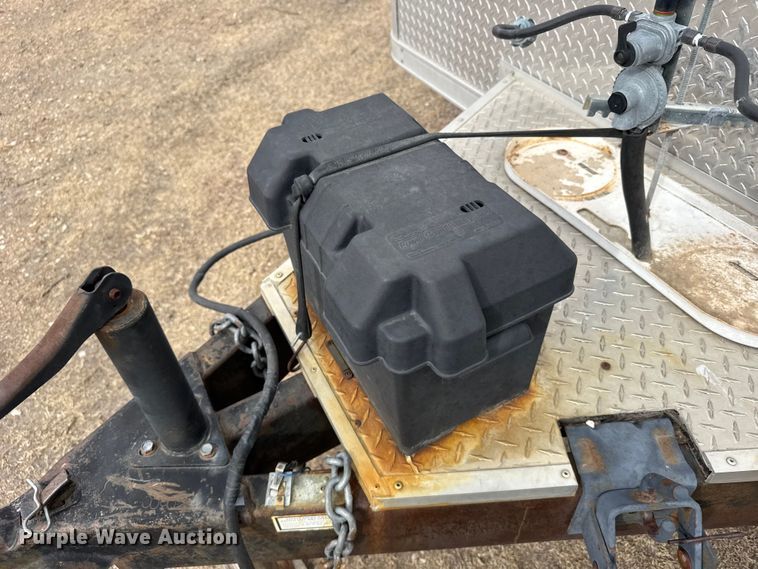 image for item FB0814 2009 Vintage trailers OL816 concession trailer