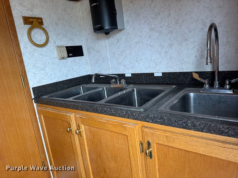 image for item FB0814 2009 Vintage trailers OL816 concession trailer