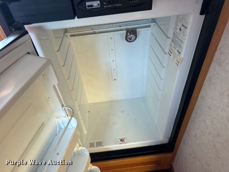 image for item FB0814 2009 Vintage trailers OL816 concession trailer