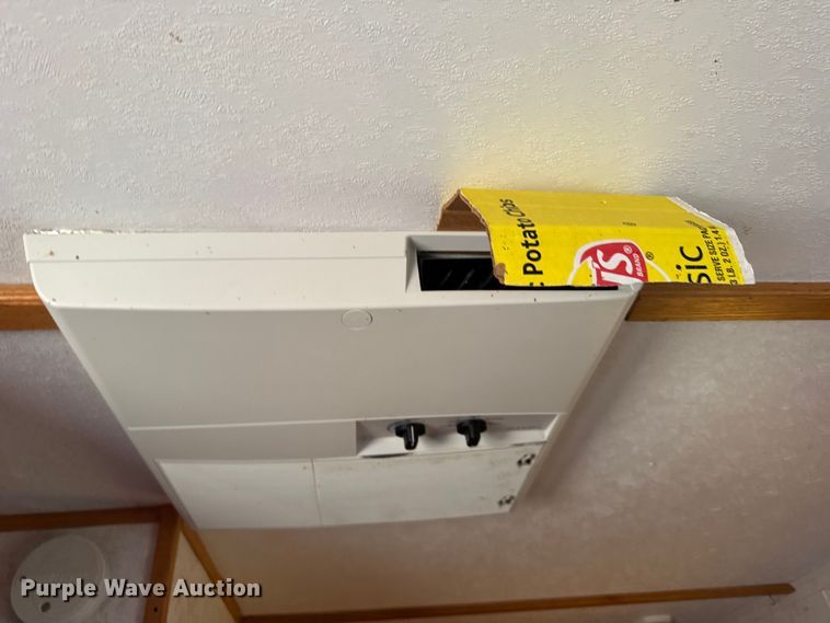 image for item FB0814 2009 Vintage trailers OL816 concession trailer