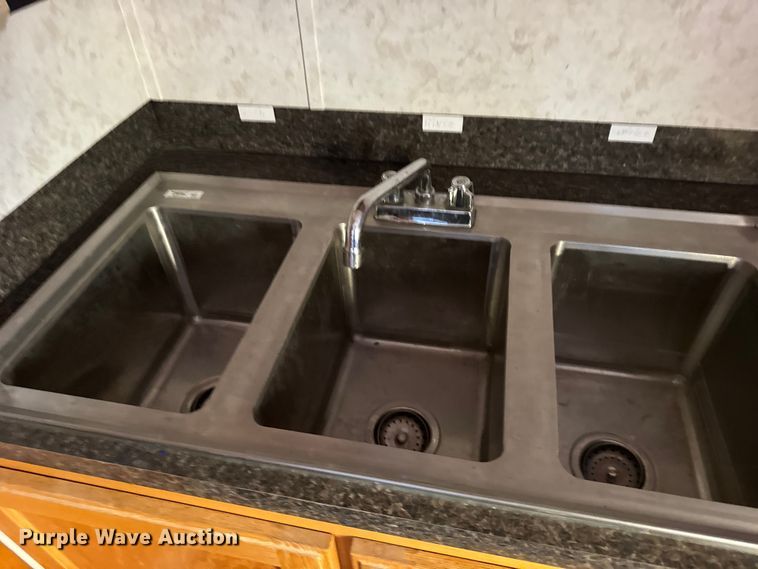 image for item FB0814 2009 Vintage trailers OL816 concession trailer