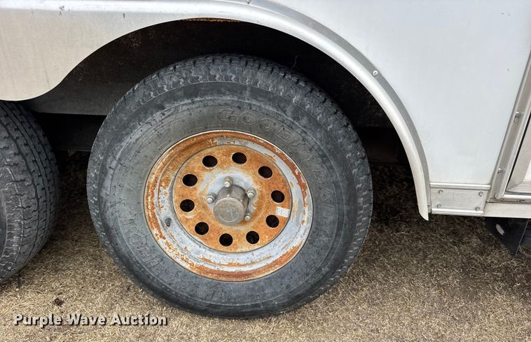 image for item FB0814 2009 Vintage trailers OL816 concession trailer