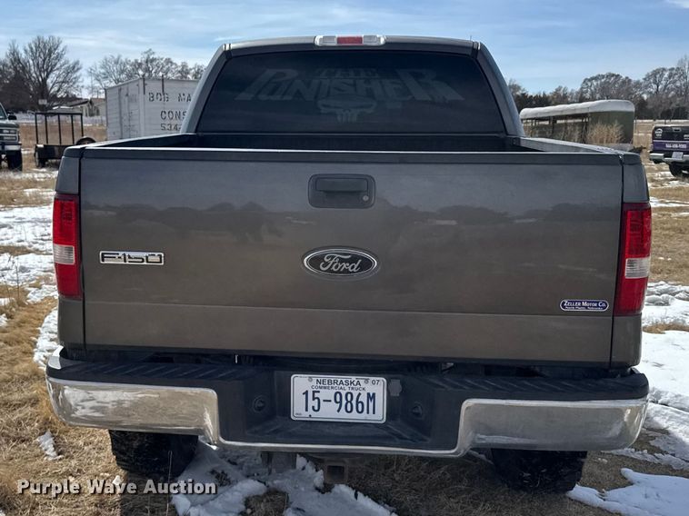 image for item FB0816 2005 Ford F150 Crew Cab pickup truck