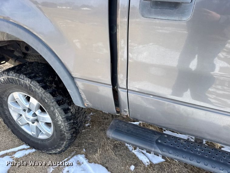 image for item FB0816 2005 Ford F150 Crew Cab pickup truck