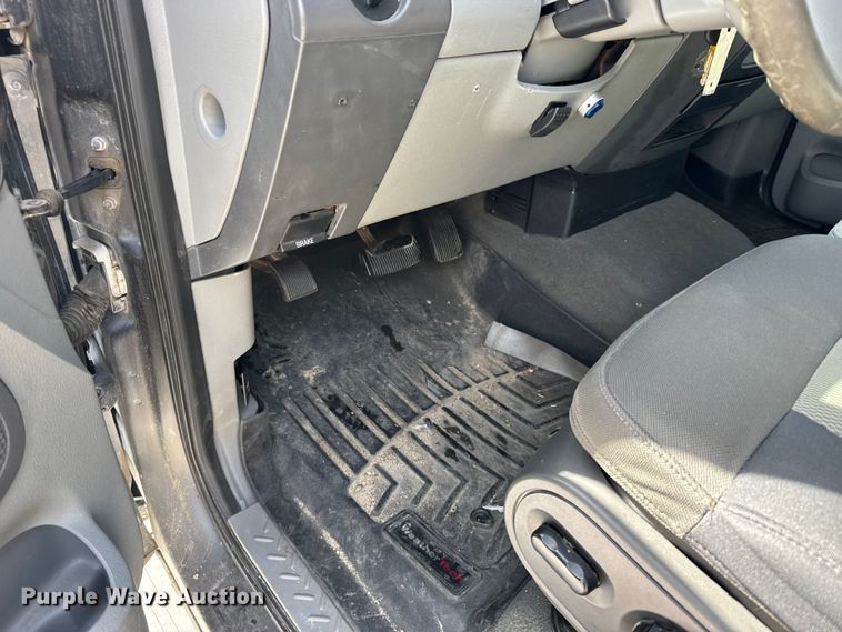 image for item FB0816 2005 Ford F150 Crew Cab pickup truck