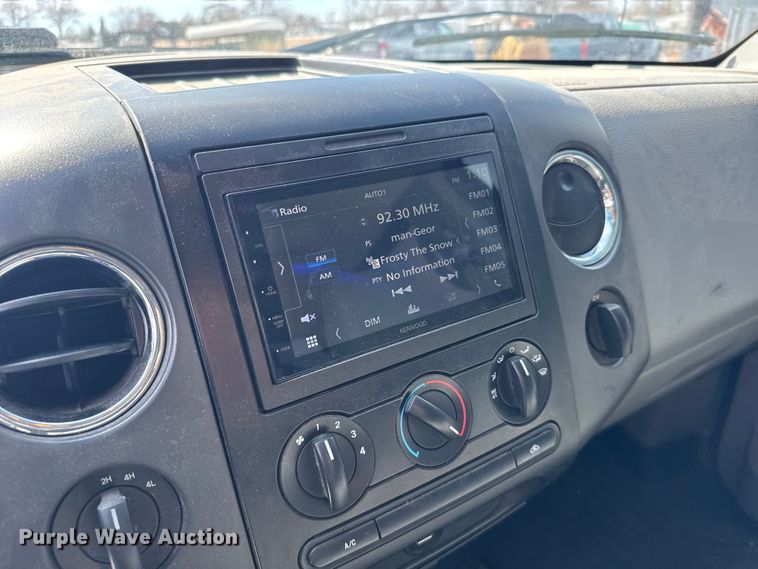 image for item FB0816 2005 Ford F150 Crew Cab pickup truck