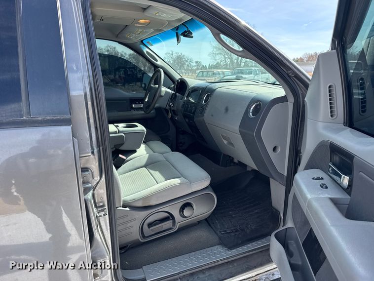 image for item FB0816 2005 Ford F150 Crew Cab pickup truck