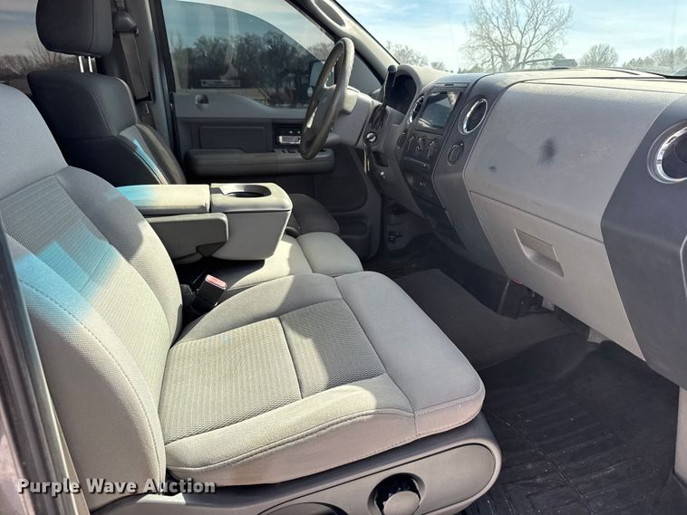 image for item FB0816 2005 Ford F150 Crew Cab pickup truck