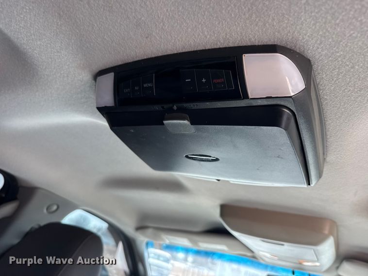 image for item FB0816 2005 Ford F150 Crew Cab pickup truck