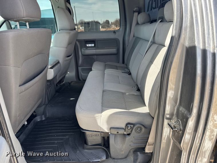 image for item FB0816 2005 Ford F150 Crew Cab pickup truck