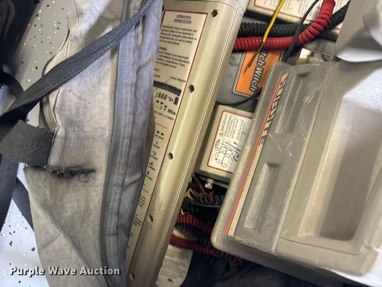 image for item FB0819 (2) line locators