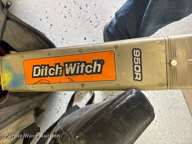 image for item FB0819 (2) line locators