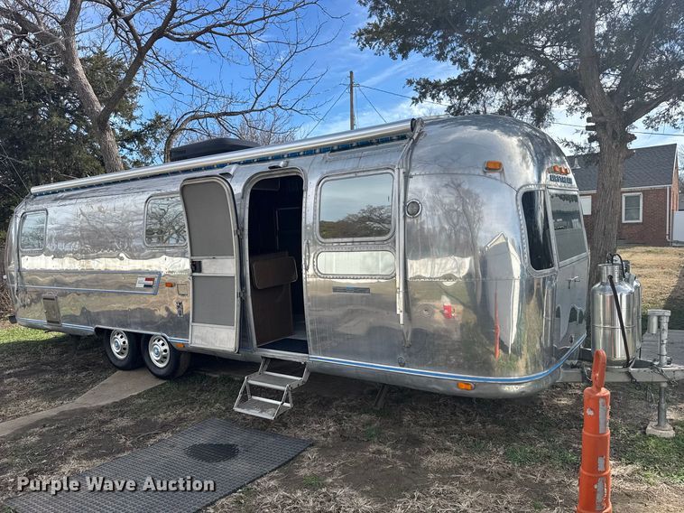 image for item FB0889 1973 Airstream Sovereign camper