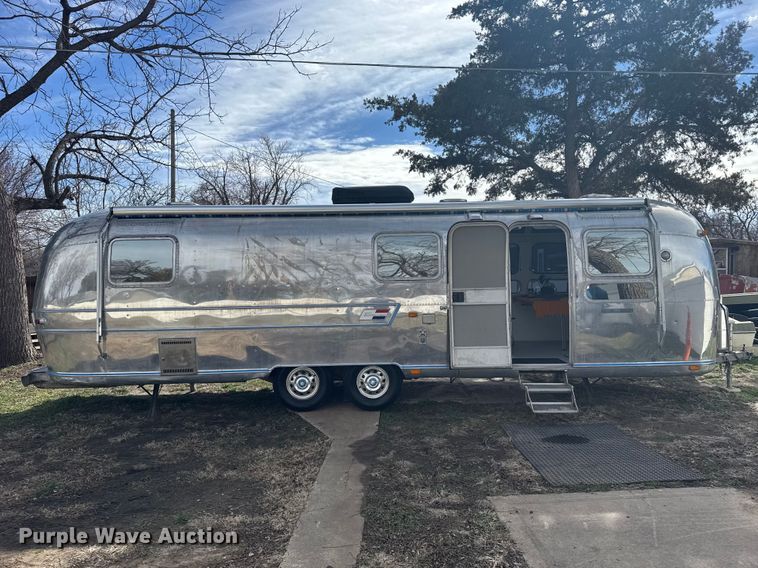 image for item FB0889 1973 Airstream Sovereign camper