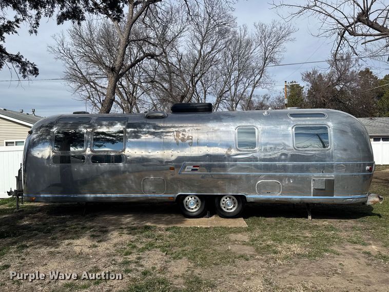 image for item FB0889 1973 Airstream Sovereign camper