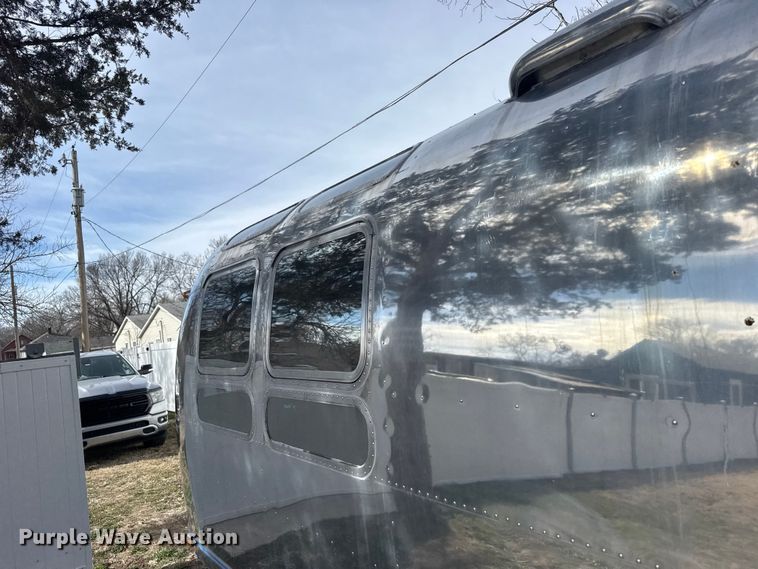 image for item FB0889 1973 Airstream Sovereign camper