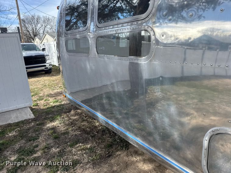 image for item FB0889 1973 Airstream Sovereign camper