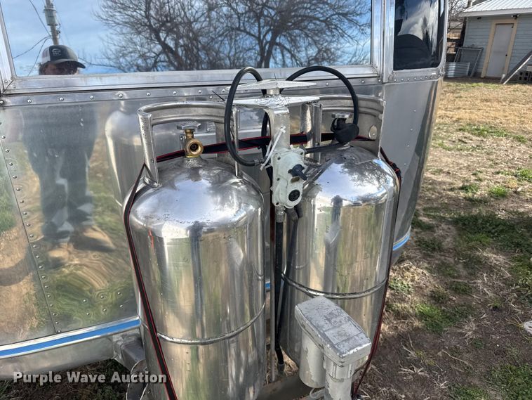 image for item FB0889 1973 Airstream Sovereign camper