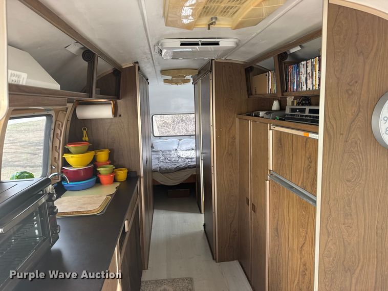 image for item FB0889 1973 Airstream Sovereign camper