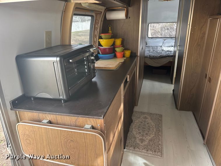 image for item FB0889 1973 Airstream Sovereign camper