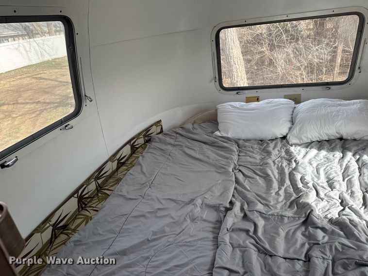 image for item FB0889 1973 Airstream Sovereign camper
