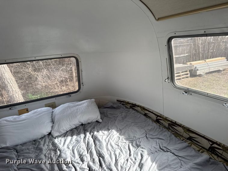 image for item FB0889 1973 Airstream Sovereign camper
