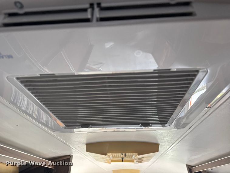 image for item FB0889 1973 Airstream Sovereign camper