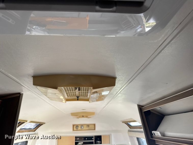 image for item FB0889 1973 Airstream Sovereign camper