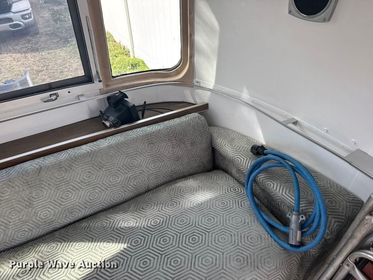 image for item FB0889 1973 Airstream Sovereign camper