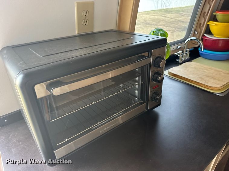 image for item FB0889 1973 Airstream Sovereign camper