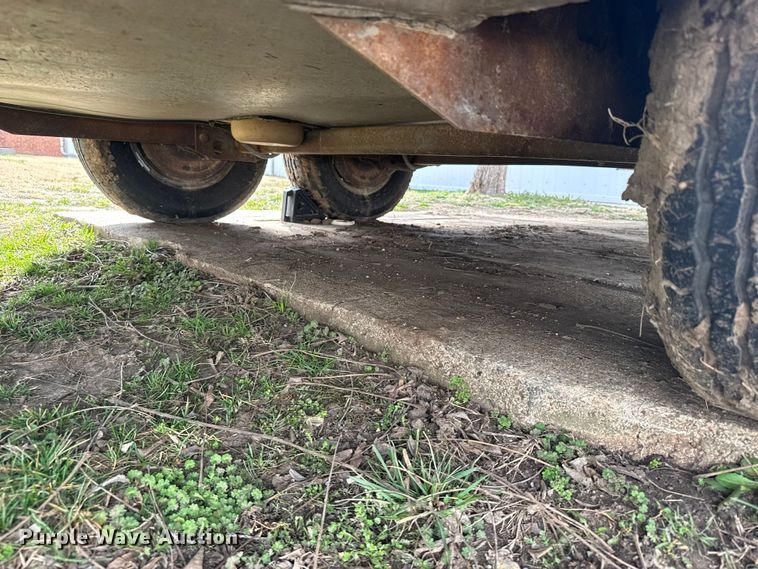 image for item FB0889 1973 Airstream Sovereign camper