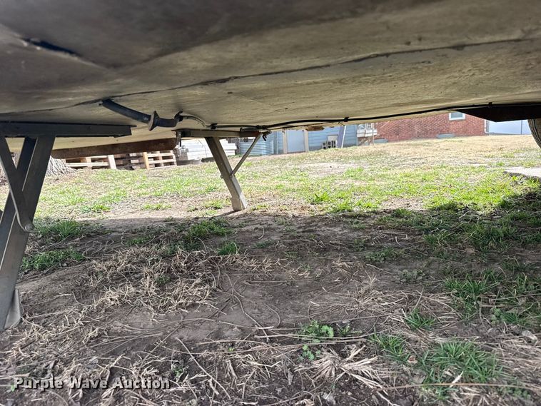 image for item FB0889 1973 Airstream Sovereign camper