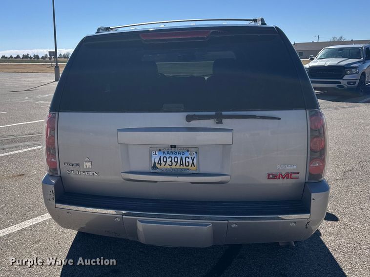 image for item FB0901 2009 GMC Yukon Denali SUV