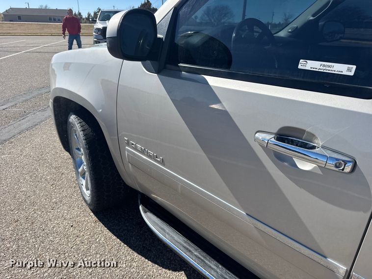 image for item FB0901 2009 GMC Yukon Denali SUV