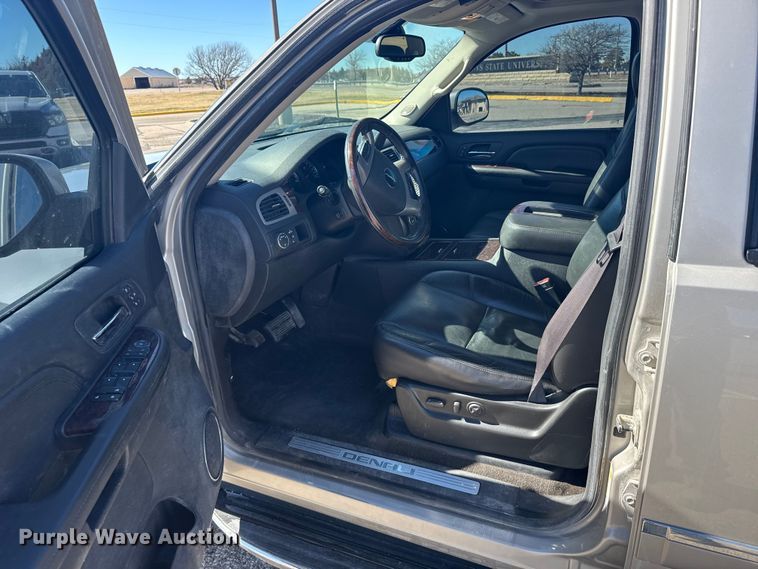 image for item FB0901 2009 GMC Yukon Denali SUV