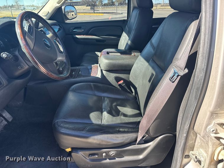 image for item FB0901 2009 GMC Yukon Denali SUV