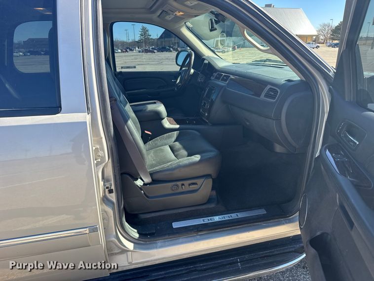 image for item FB0901 2009 GMC Yukon Denali SUV