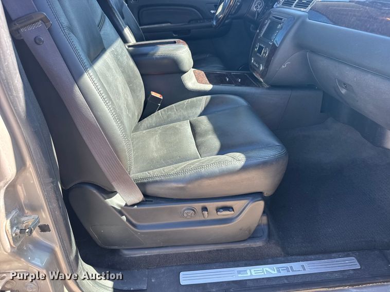 image for item FB0901 2009 GMC Yukon Denali SUV