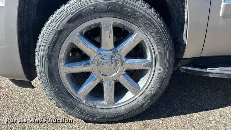 image for item FB0901 2009 GMC Yukon Denali SUV