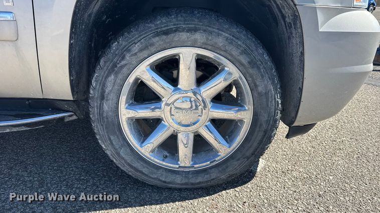 image for item FB0901 2009 GMC Yukon Denali SUV