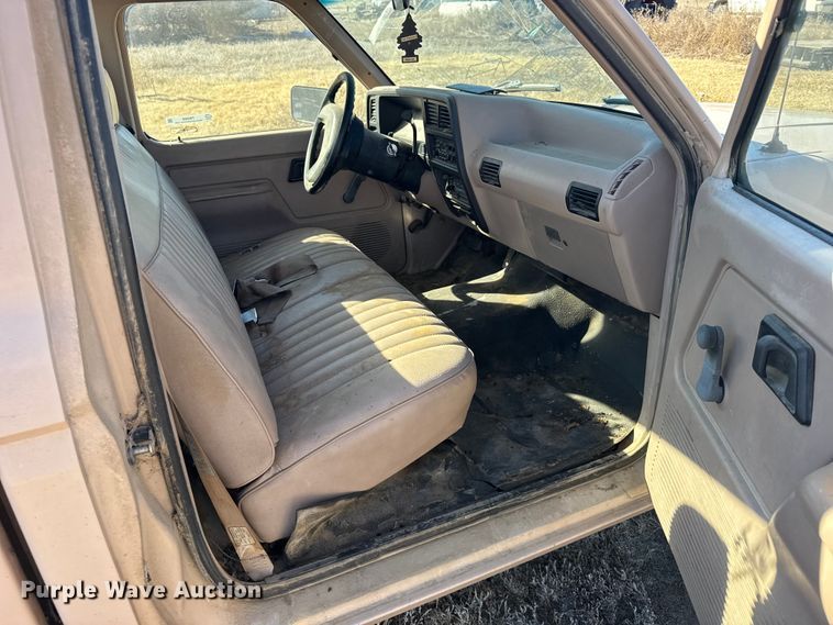 image for item FB0906 1992 Ford Ranger pickup truck