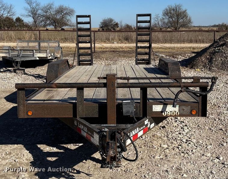 image for item FB2998 2009 Lamar Trailers equipment trailer