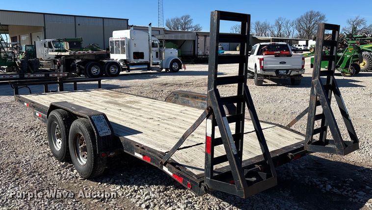 image for item FB2998 2009 Lamar Trailers equipment trailer
