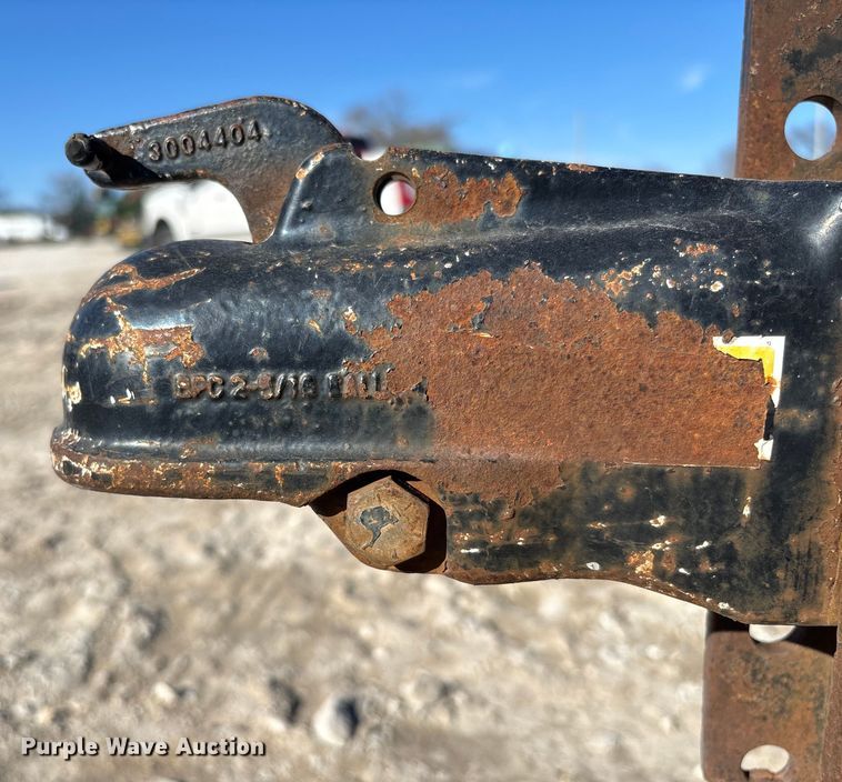 image for item FB2998 2009 Lamar Trailers equipment trailer