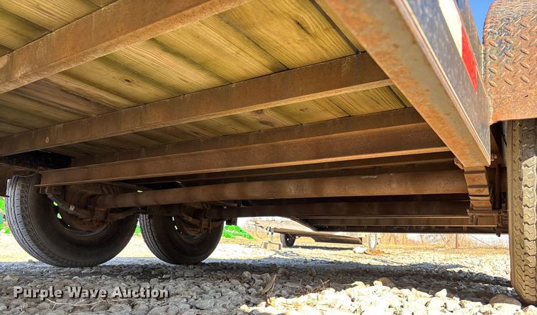 image for item FB2998 2009 Lamar Trailers equipment trailer