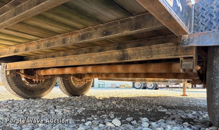 image for item FB2998 2009 Lamar Trailers equipment trailer