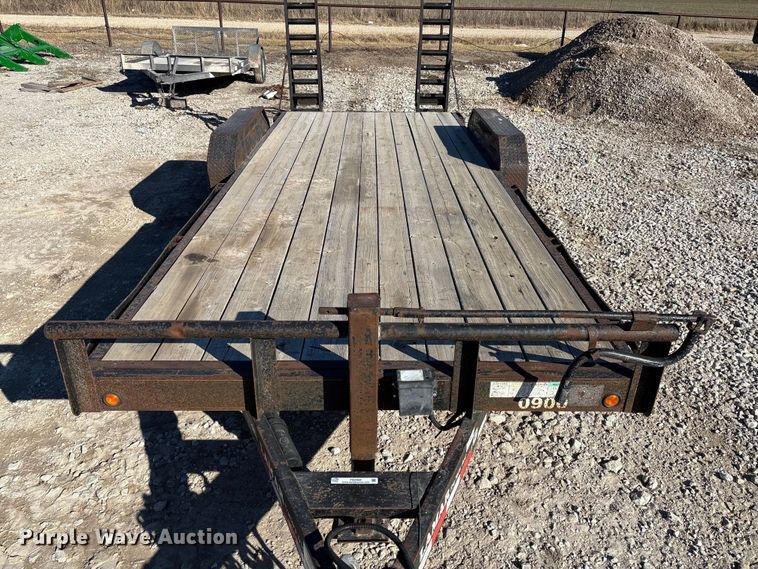 image for item FB2998 2009 Lamar Trailers equipment trailer