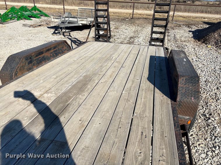 image for item FB2998 2009 Lamar Trailers equipment trailer