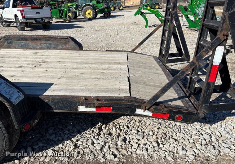 image for item FB2998 2009 Lamar Trailers equipment trailer